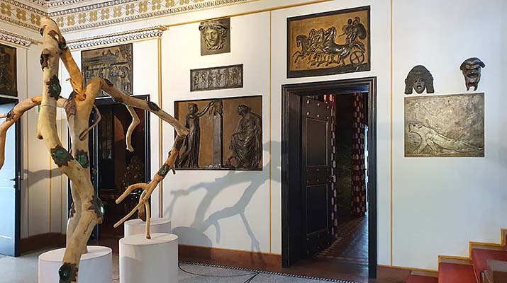 Ausstellung Misha Kahn im Museum Villa Stuck in München