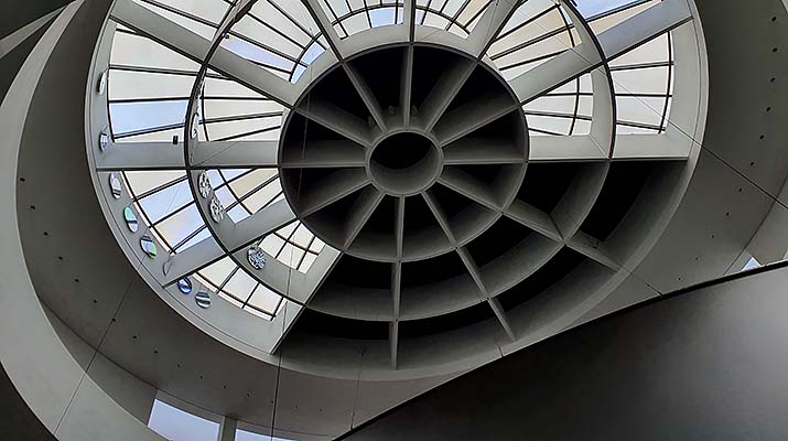 Olafur Eliasson Installation Sonnenenergie 22 in der Pinakothek der Moderne in München