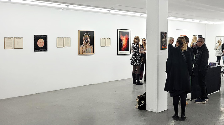 Ausstellung ARCANA Nr. 4 - online / offline im Farbenladen des Feierwerk in München
