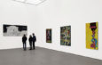 Ausstellung von Gemälden und Kunstwerken in der Pinakothek der Moderne in München