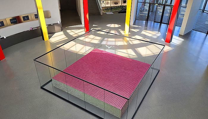 Installation One Million German Passports von Alfredo Jaar in der Pinakothek der Moderne in München