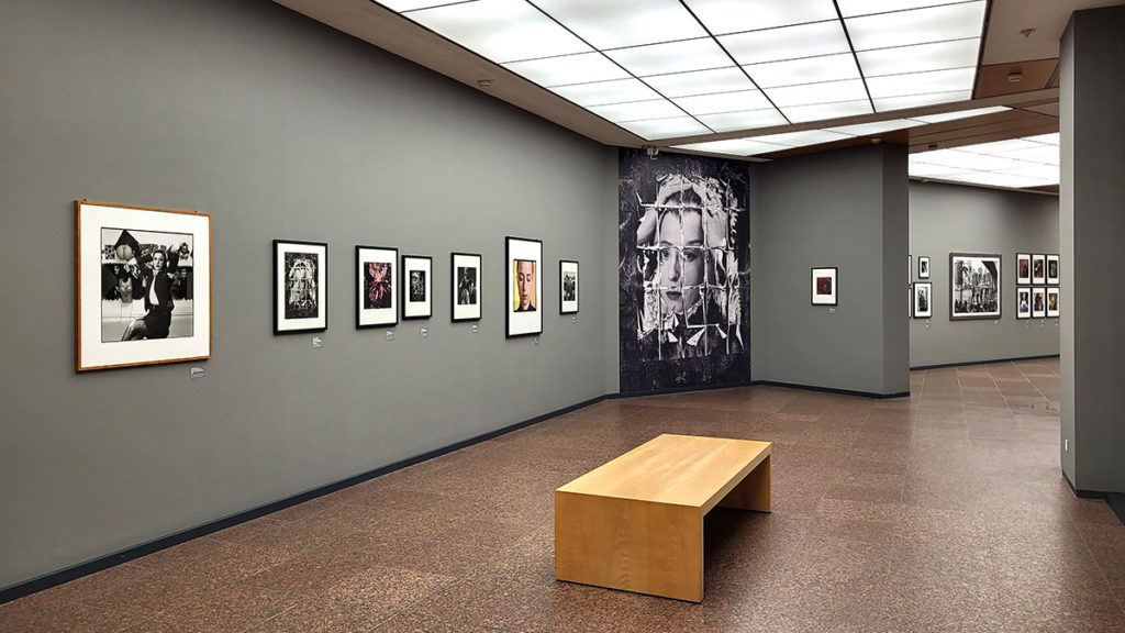 Fotografien von Abe Frajndlich in der aktuellen Ausstellung im Kunstfoyer in München