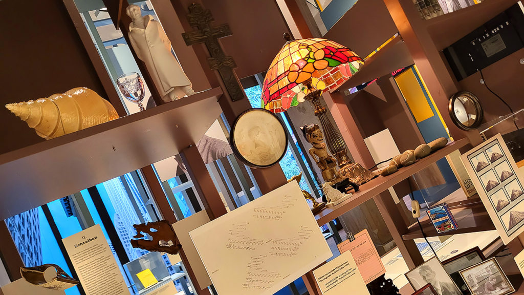 Ausstellungsstücke und Inventar von Susan Sonntag im Literaturhaus München