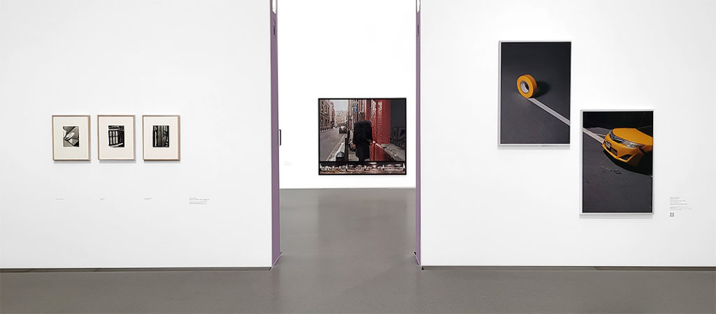 Fotografien in einer aktuellen Ausstellung in der Pinakothek der Moderne in München