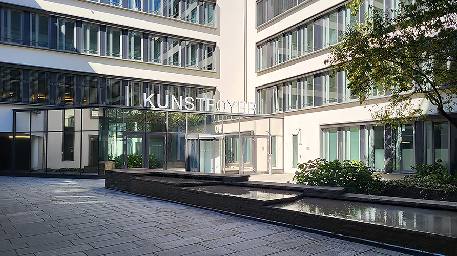 Ausstellungen im Kunstfoyer der Versicherungskammer Bayern in München