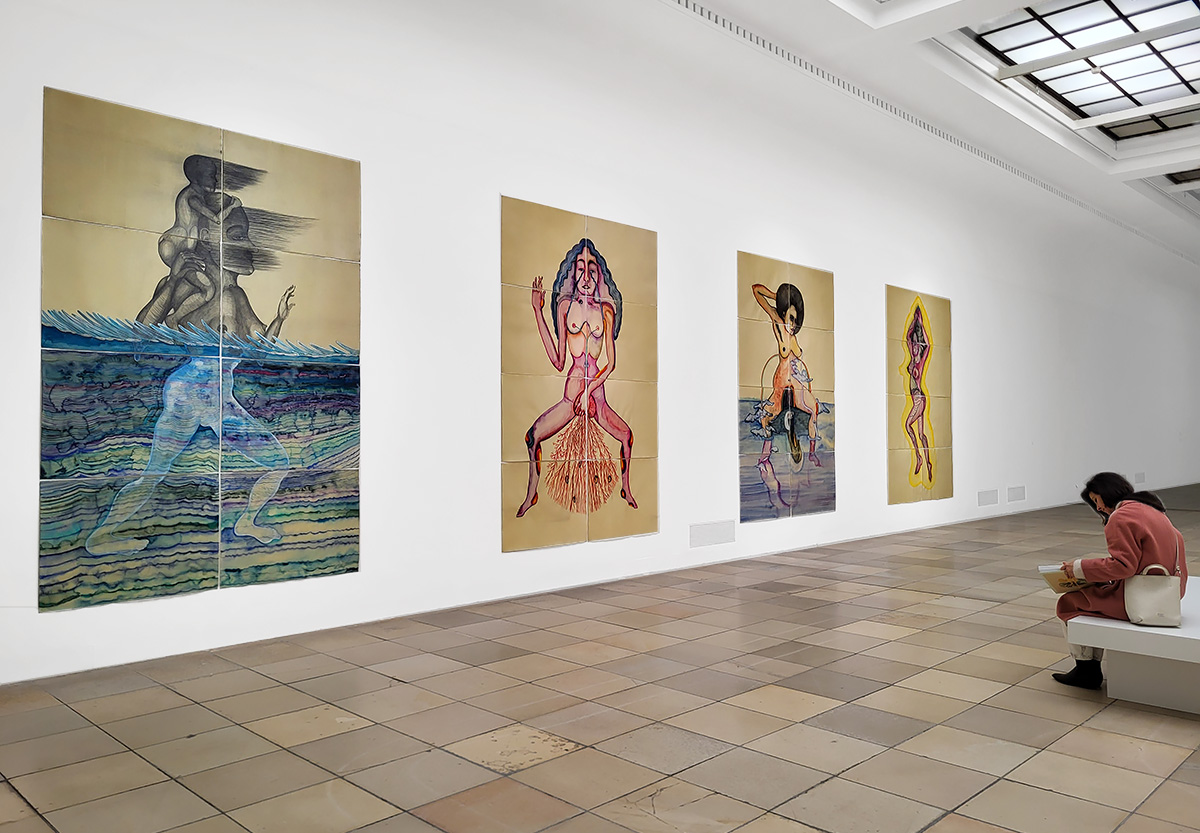 Gemälde in der Ausstellung Sandra Vásquez de la Horra. Soy Energía im Haus der Kunst in München