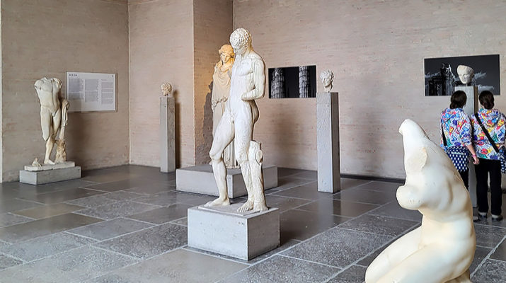 Ausstellung mit Fotografien von Richard Berndt in der Glyptothek München