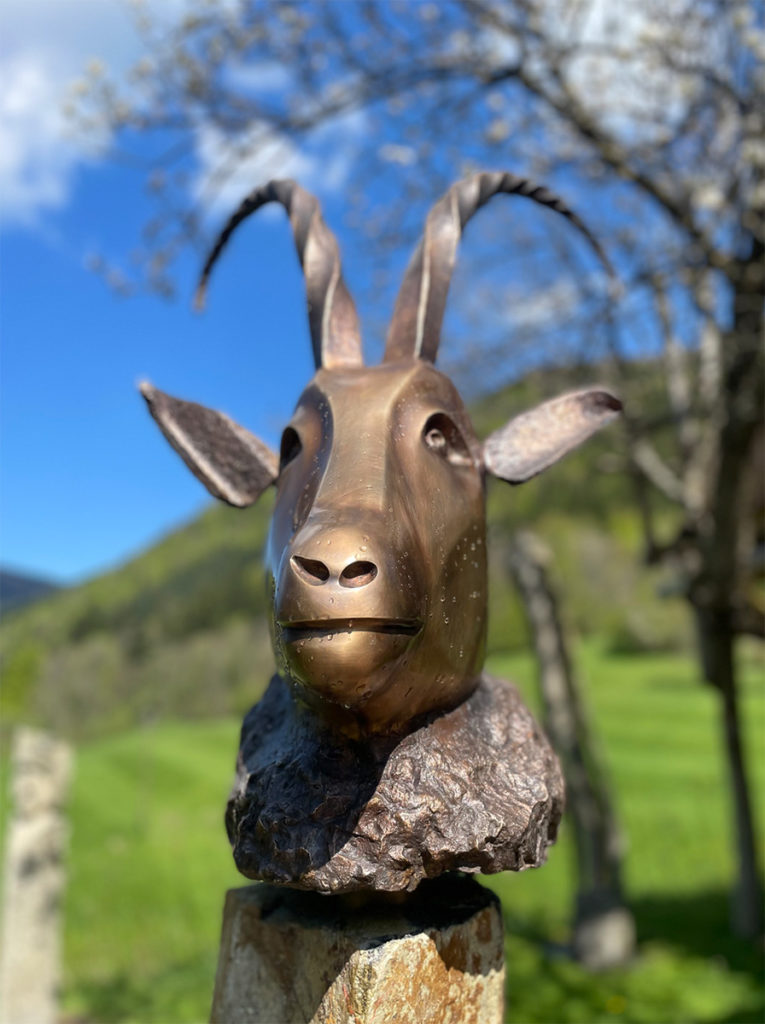 Bronze Skulptur aus dem Zodiac Zyklus des Bildhauers Martin Wiese im Münchner Künstlerhaus