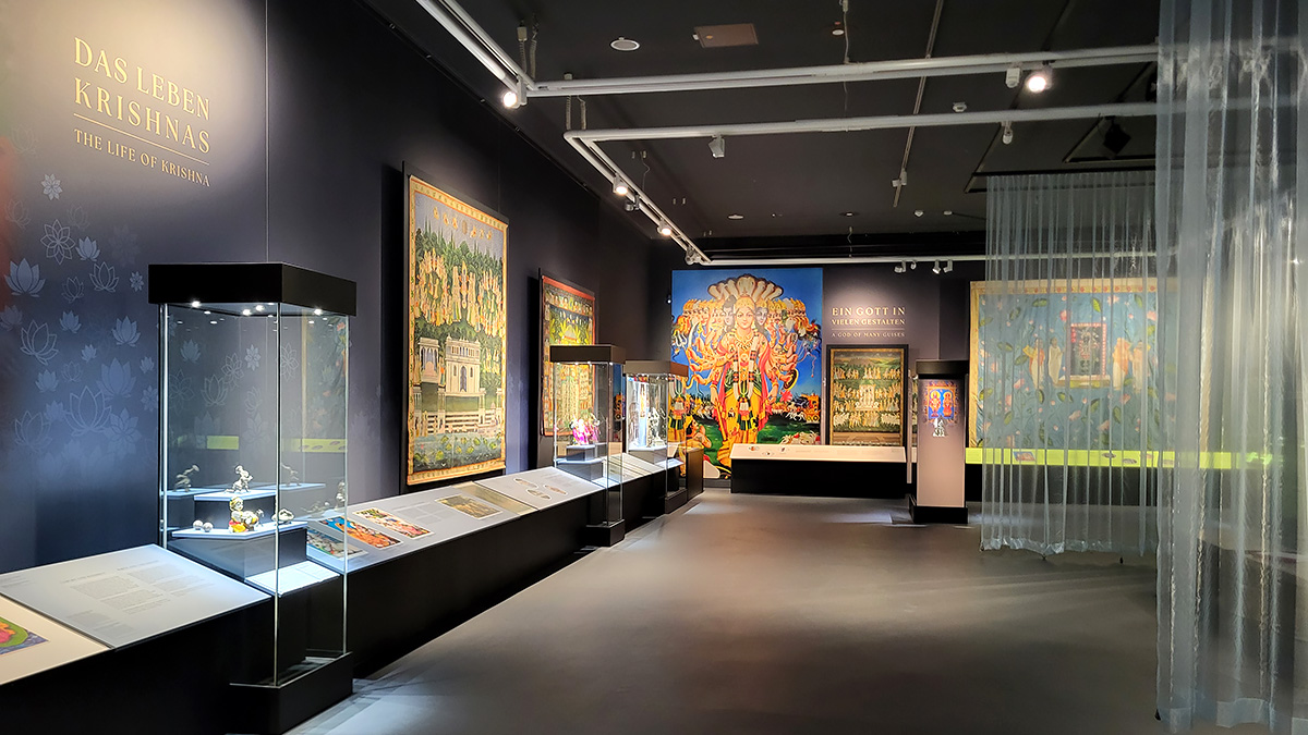 Ausstellungsräume der Sonderausstellung Krishna. Religion, Kunst und Popkultur im Museum 5 Kontinente in München