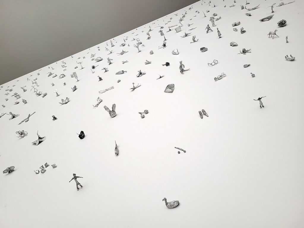 Kunstwerk von Roman Ondak in einer aktuellen Ausstellung in der Pinakothek der Moderne in München
